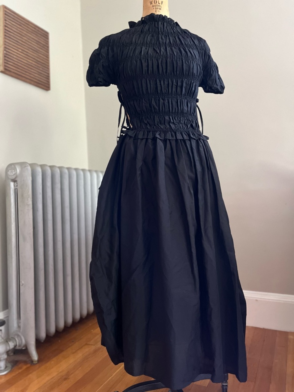Cordera Fluid Sculpted Dress - Picture 6 of 12
